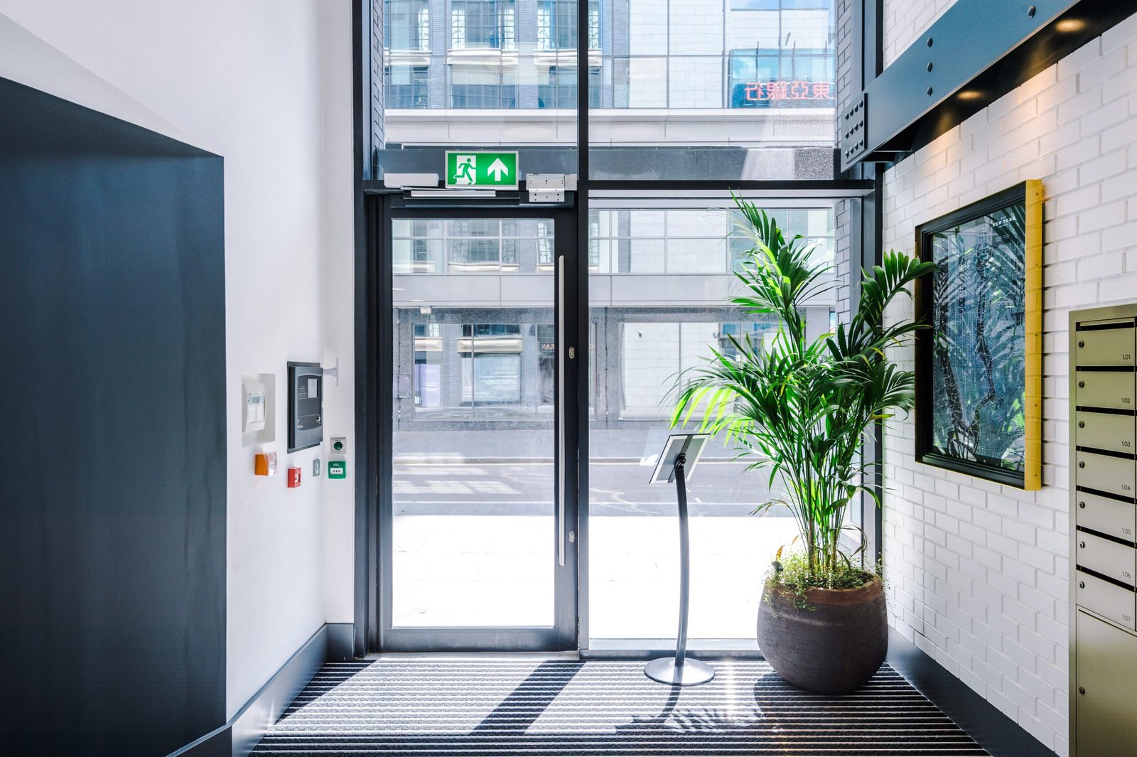 Short-term vs Long-term Accommodation for Business Travel: Which One is Right for You?